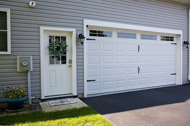 24/7 Emergency Garage Door Panel Replacement experts in Aberdeen, OH